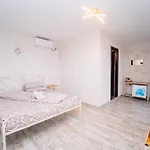 Complex Route 66 Guest house Vama Veche